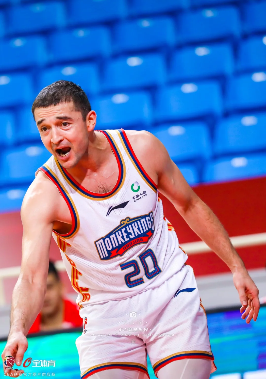 伊斯特尔队主教练调整战术，球员备战准备