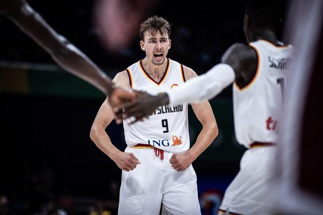 关于复仇之战！汉密尔顿率领德国队成功挺进决赛的信息