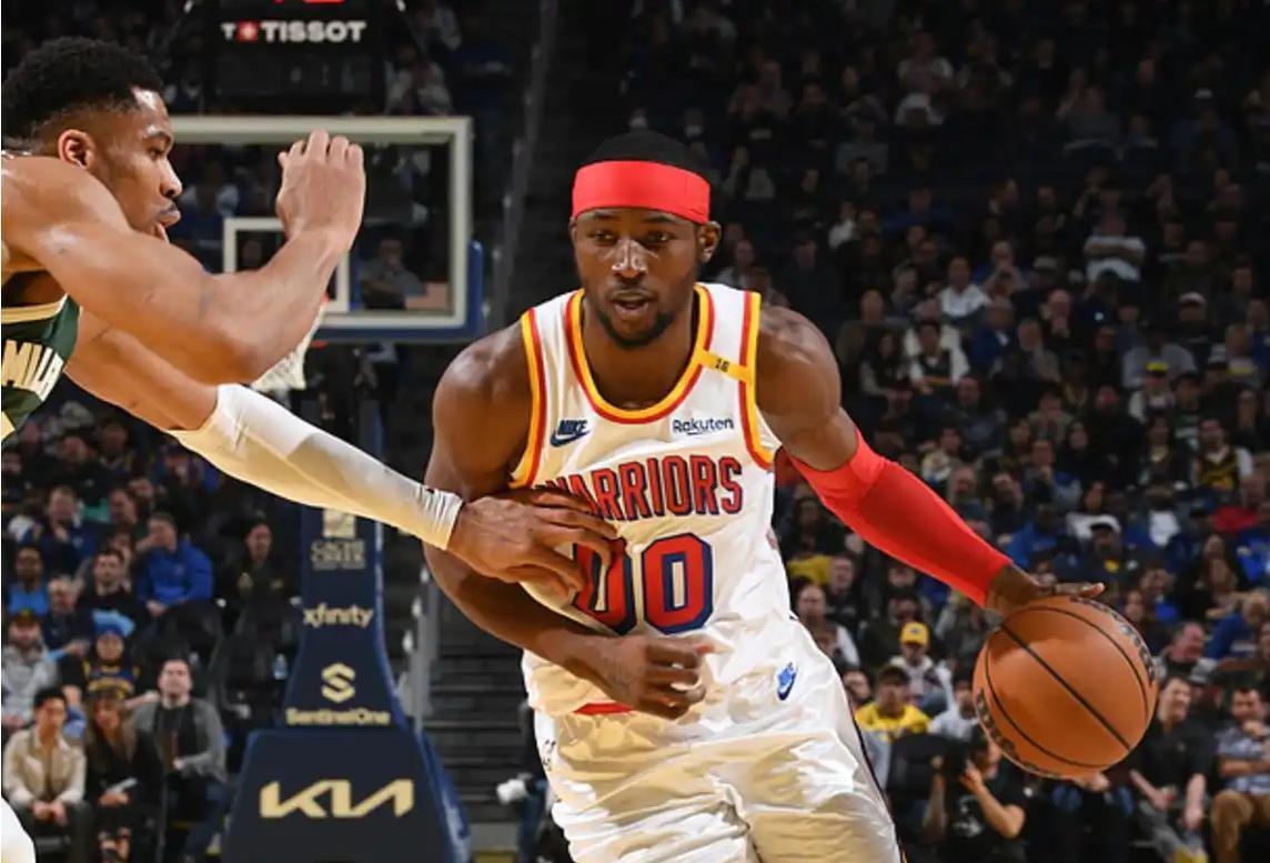 包含字母哥惊艳全场，巴特勒助攻爆棚，助攻爆棚逆转取胜！的词条