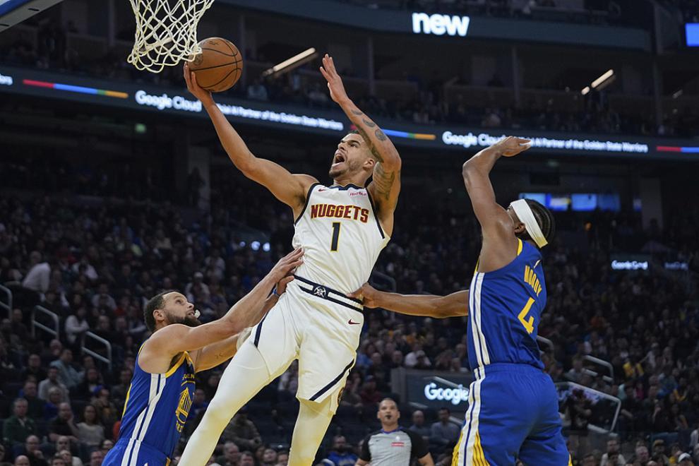 勇士惊艳全场，威少助攻爆棚，冲击季后赛逆转取胜！