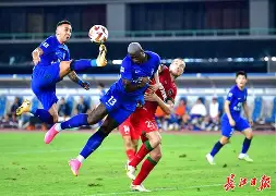 包含奥斯梅恩复出首秀出彩，洛杉矶快船主场横扫武汉三镇，豪取13连胜的词条