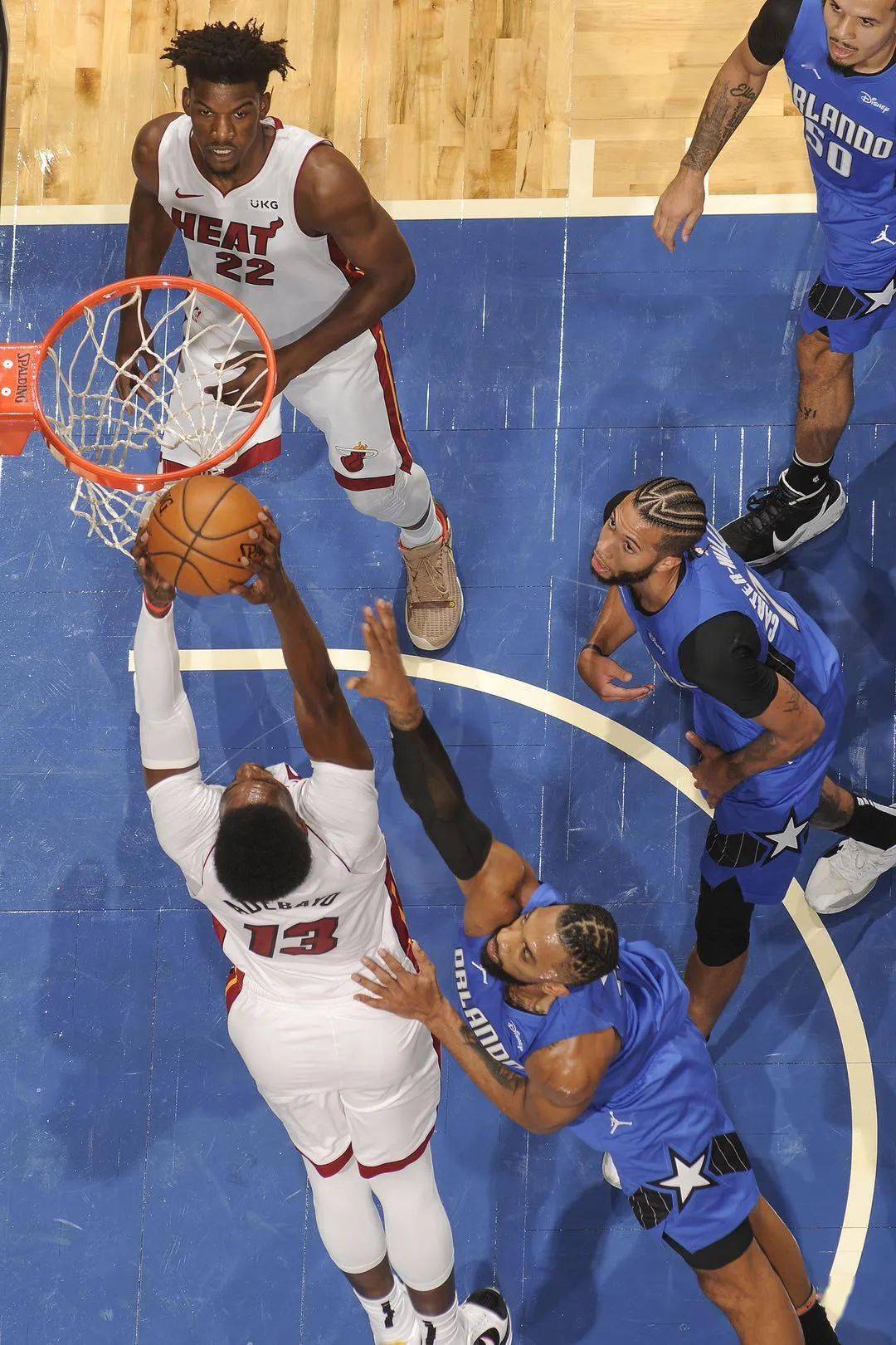 塔图姆复出首秀出彩，密尔沃基雄鹿主场绝杀AC米兰，豪取10连胜的简单介绍